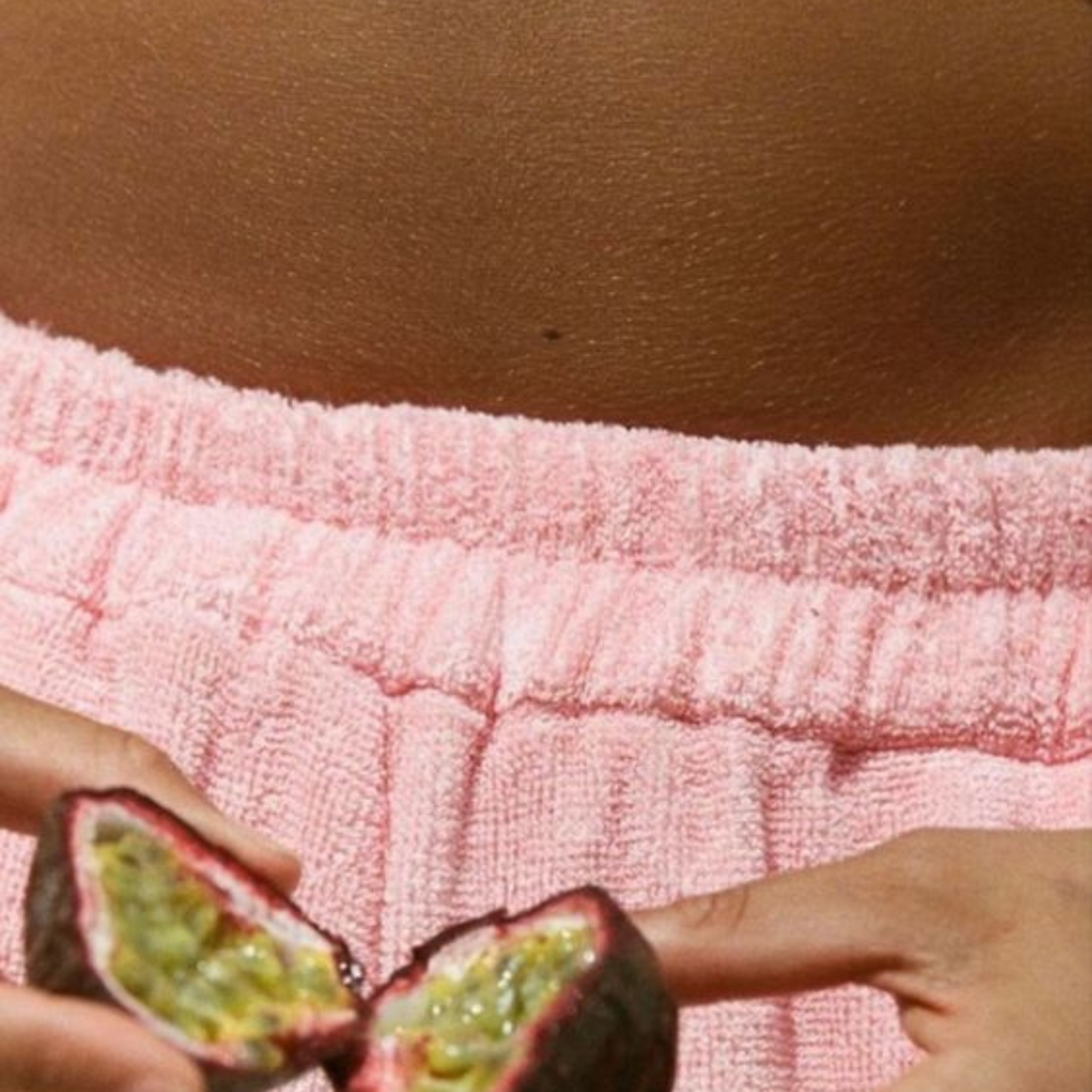 Debloating 101: Simple, Natural Ways to Feel Lighter This Season
